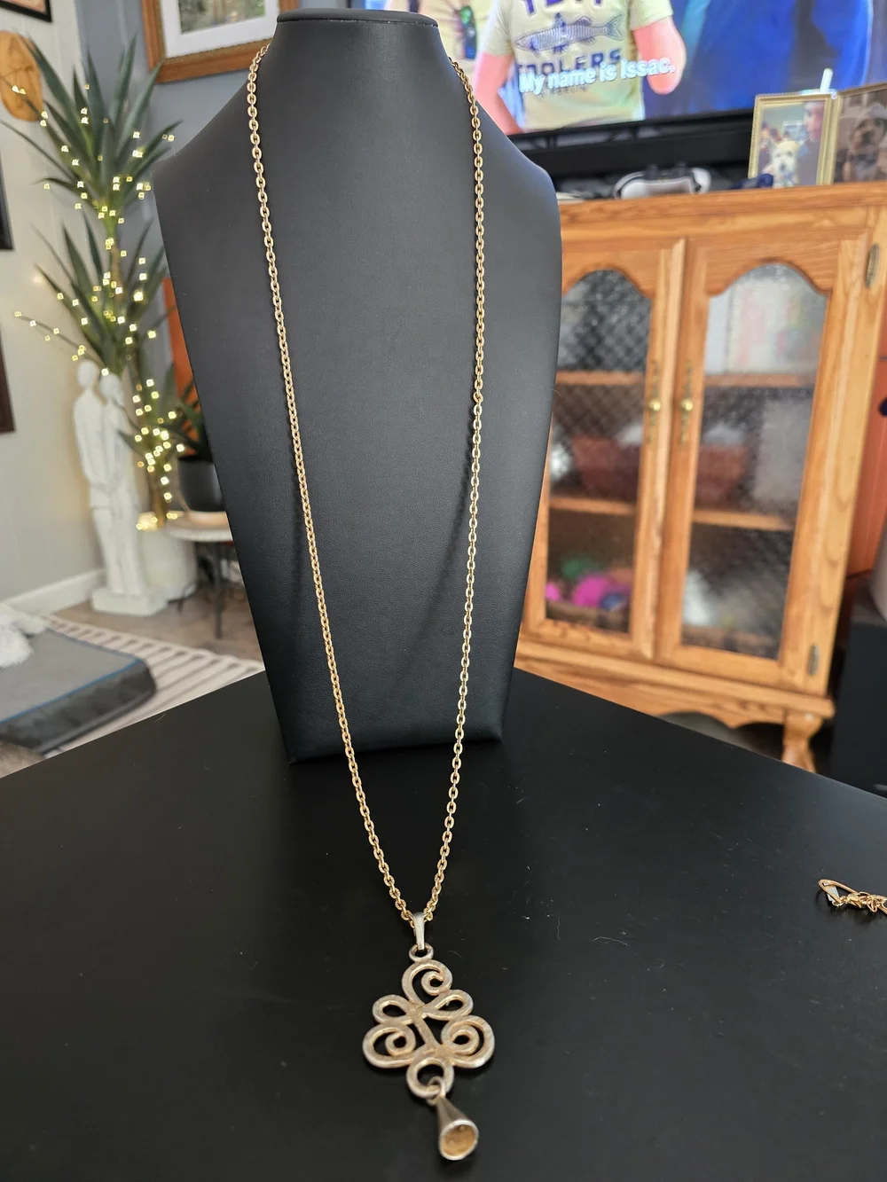 Vintage 1990s Casual Corner abstract scroll pendant necklace